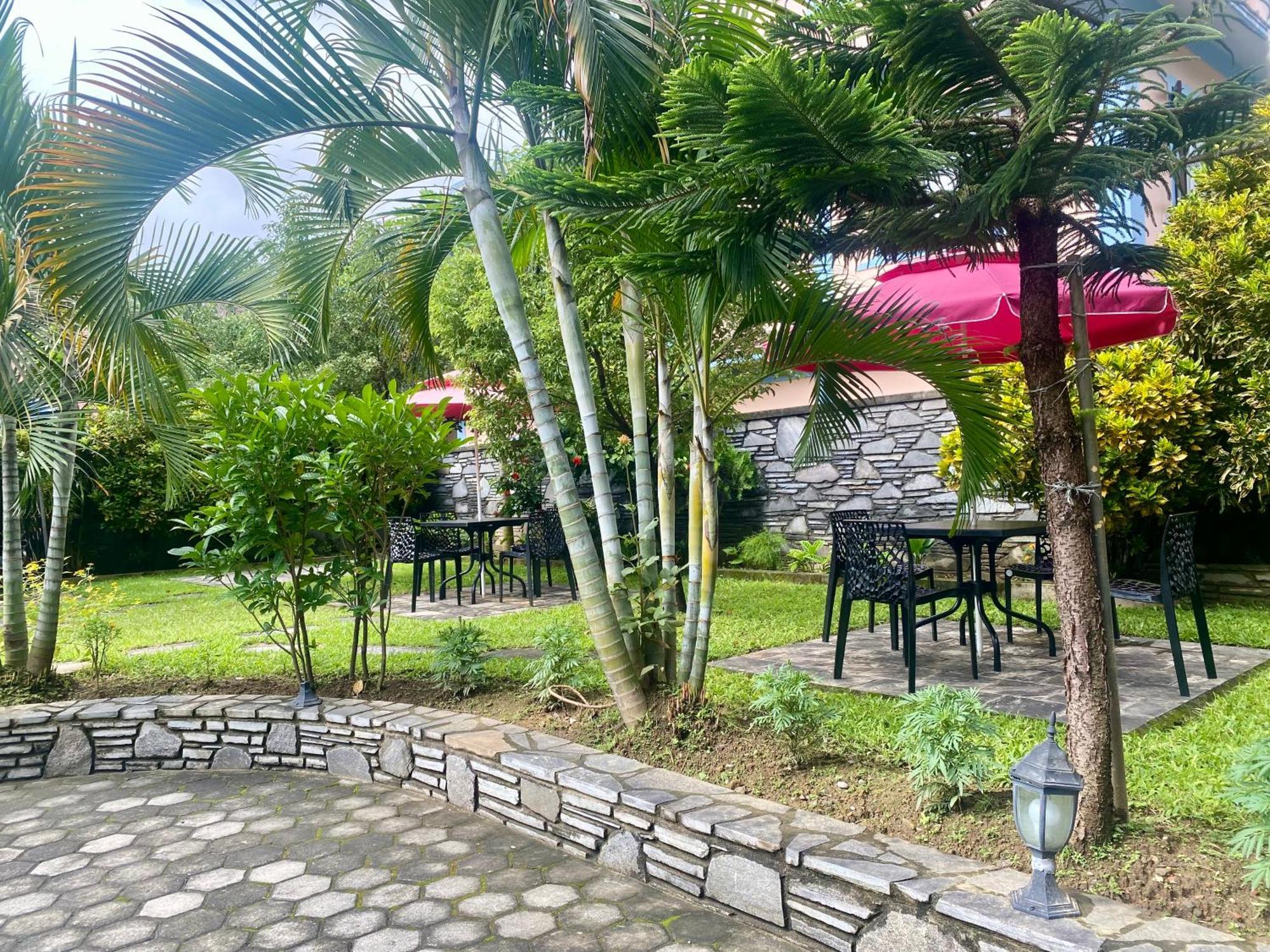 Hotel K2 Pokhara Exteriör bild