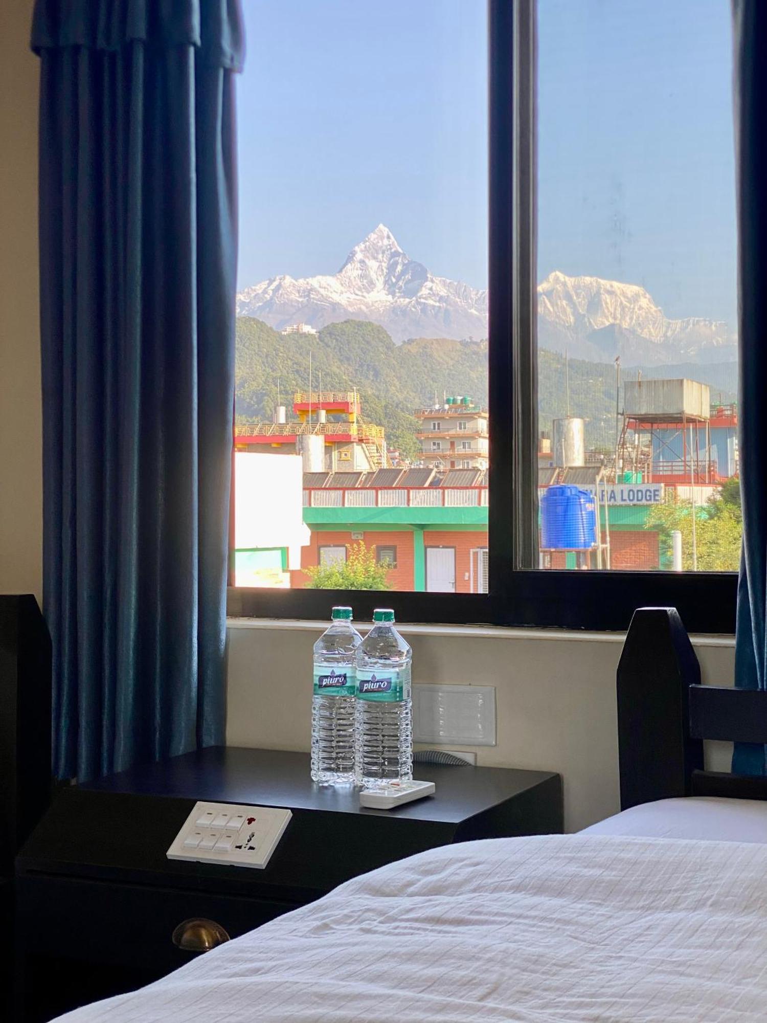 Hotel K2 Pokhara Exteriör bild
