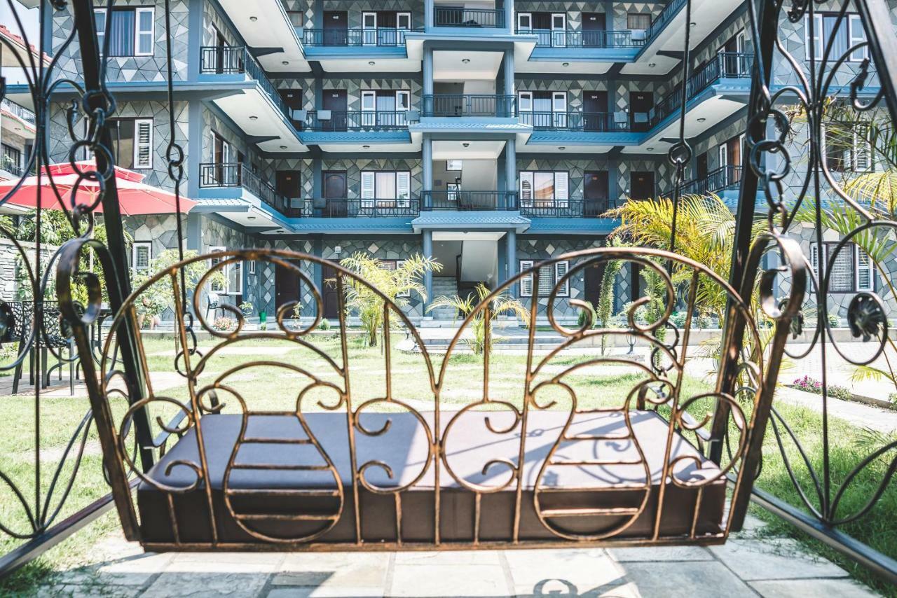 Hotel K2 Pokhara Exteriör bild