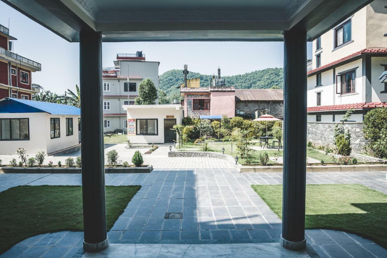 Hotel K2 Pokhara Exteriör bild