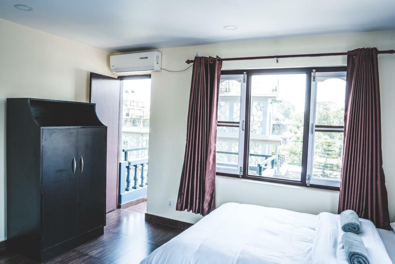 Hotel K2 Pokhara Exteriör bild