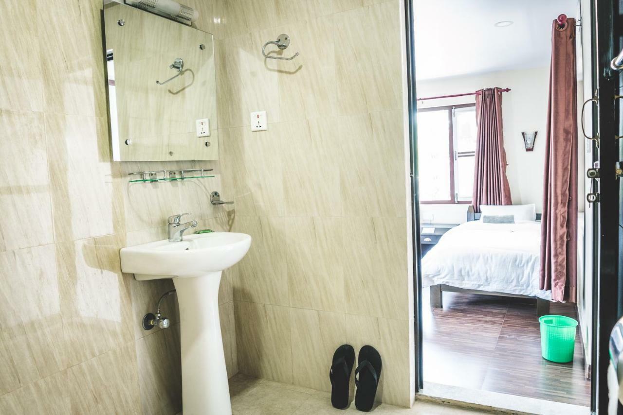 Hotel K2 Pokhara Exteriör bild