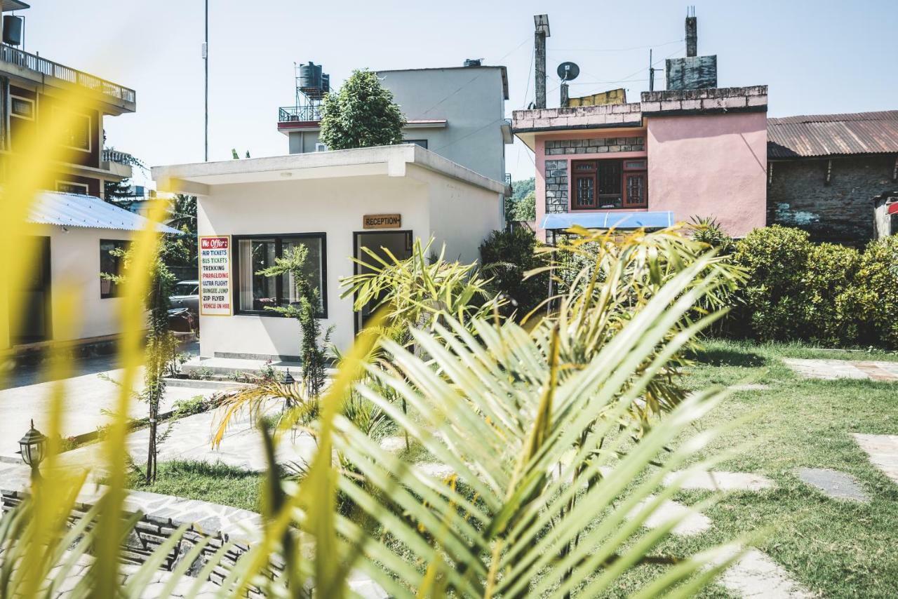 Hotel K2 Pokhara Exteriör bild